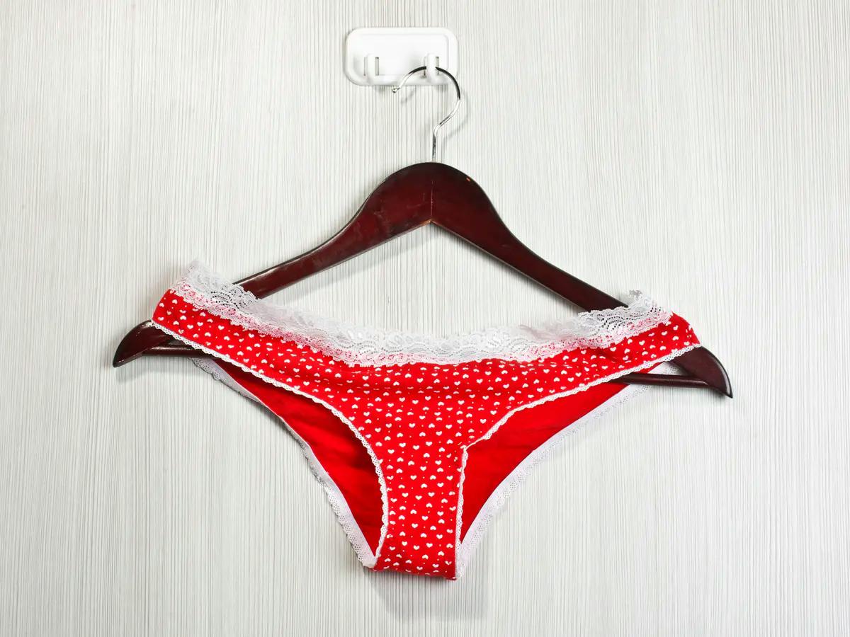 What are the famous brands of Iranian underwear?